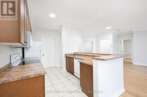 213 - 443 Centennial Forest Drive, Milton, ON - Indoor Photo Showing Kitchen