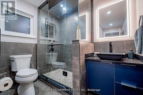 4733 River Road, Niagara Falls, ON - Indoor Photo Showing Bathroom