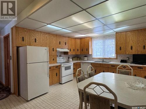 461 Railway Avenue S, Bruno, SK - Indoor Photo Showing Kitchen