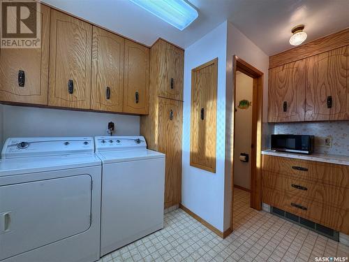 461 Railway Avenue S, Bruno, SK - Indoor Photo Showing Laundry Room