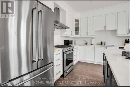 3205 Mosley Street, Wasaga Beach, ON - Indoor Photo Showing Kitchen