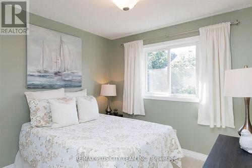 50 Dawson Crescent, Milton, ON - Indoor Photo Showing Bedroom