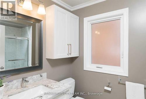 50 Dawson Crescent, Milton, ON - Indoor Photo Showing Bathroom