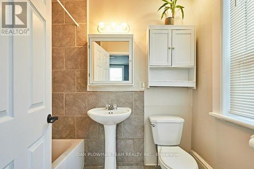 20 Queen Street, Kawartha Lakes, ON - Indoor Photo Showing Bathroom