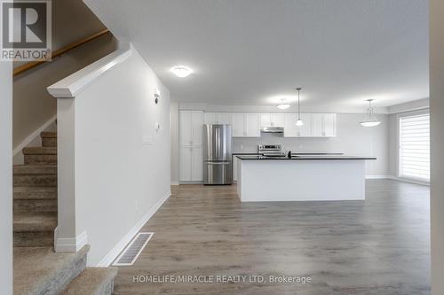 70 Progress Avenue, Kitchener, ON - Indoor Photo Showing Kitchen