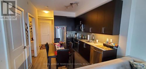 1112B - 9600 Yonge Street, Richmond Hill, ON - Indoor Photo Showing Kitchen With Upgraded Kitchen