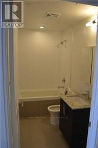 1112B - 9600 Yonge Street, Richmond Hill, ON - Indoor Photo Showing Bathroom