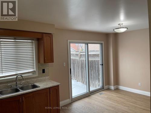 201 Zia Dodda Crescent, Brampton, ON - Indoor Photo Showing Kitchen With Double Sink