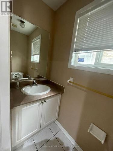 201 Zia Dodda Crescent, Brampton, ON - Indoor Photo Showing Bathroom