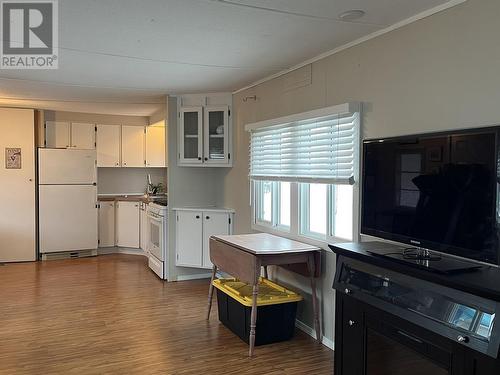 20 457 Vanderview Drive, Vanderhoof, BC - Indoor Photo Showing Kitchen