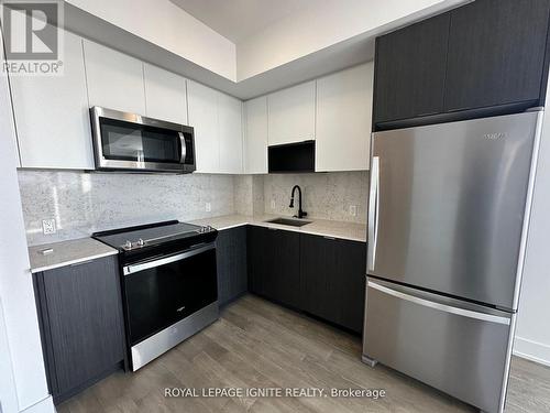 1903 - 202 Burnhamthorpe Road E, Mississauga, ON - Indoor Photo Showing Kitchen With Stainless Steel Kitchen With Upgraded Kitchen