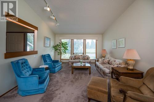 2605 Ridgeview Drive, Prince George, BC - Indoor Photo Showing Living Room