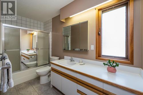 2605 Ridgeview Drive, Prince George, BC - Indoor Photo Showing Bathroom