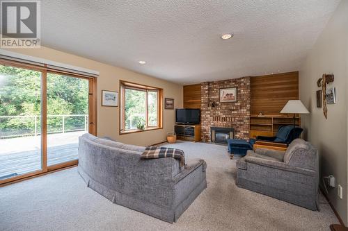 2605 Ridgeview Drive, Prince George, BC - Indoor Photo Showing Living Room With Fireplace