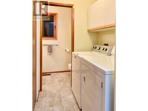 2605 Ridgeview Drive, Prince George, BC - Indoor Photo Showing Laundry Room