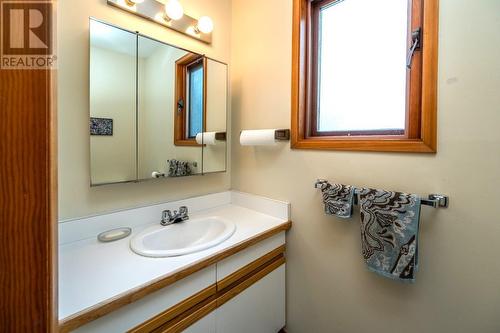 2605 Ridgeview Drive, Prince George, BC - Indoor Photo Showing Bathroom