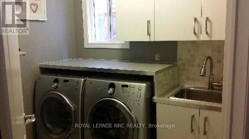 5579 Creditrise Place, Mississauga (Central Erin Mills), ON - Indoor Photo Showing Laundry Room