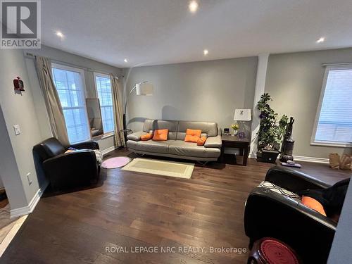 5579 Creditrise Place, Mississauga (Central Erin Mills), ON - Indoor Photo Showing Living Room