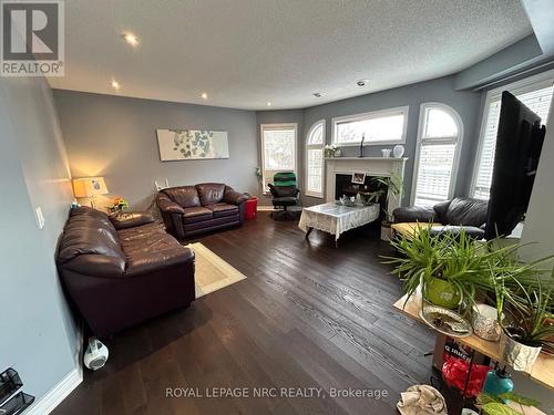 5579 Creditrise Place, Mississauga (Central Erin Mills), ON - Indoor Photo Showing Living Room