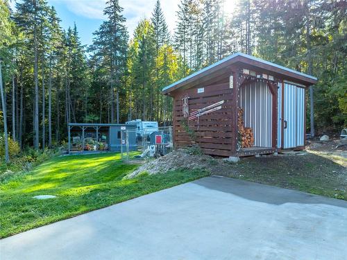 8200 23 Highway, Revelstoke, BC - Outdoor