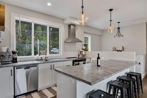 8200 23 Highway, Revelstoke, BC - Indoor Photo Showing Kitchen With Double Sink With Upgraded Kitchen