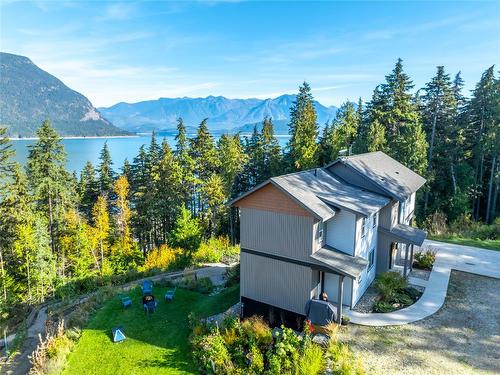 8200 23 Highway, Revelstoke, BC - Outdoor With Body Of Water