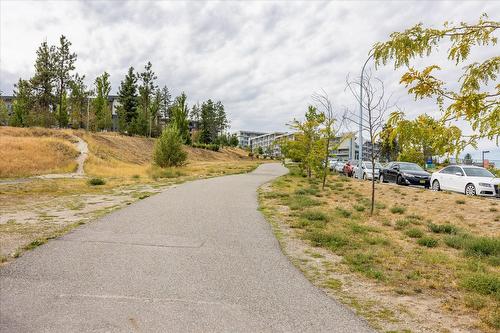 301-975 Academy Way, Kelowna, BC - Outdoor With View