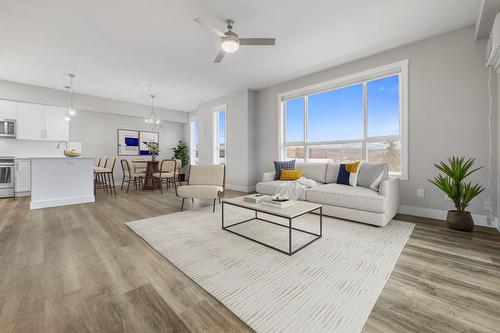 214-3090 Burtch Road, Kelowna, BC - Indoor Photo Showing Living Room