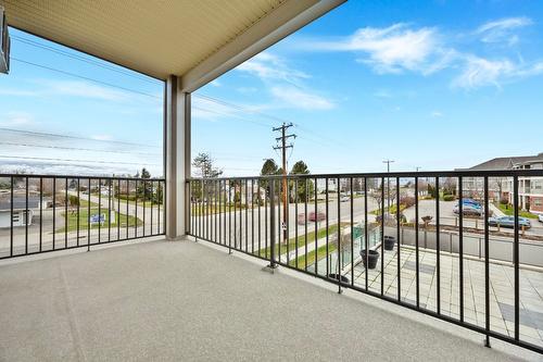 214-3090 Burtch Road, Kelowna, BC - Outdoor With Balcony With Exterior