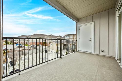 214-3090 Burtch Road, Kelowna, BC - Outdoor With Balcony With Exterior