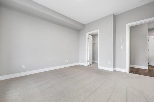 214-3090 Burtch Road, Kelowna, BC - Indoor Photo Showing Other Room