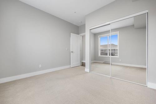 214-3090 Burtch Road, Kelowna, BC - Indoor Photo Showing Other Room