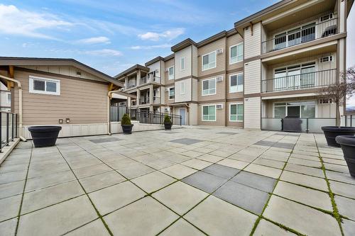 214-3090 Burtch Road, Kelowna, BC - Outdoor With Balcony