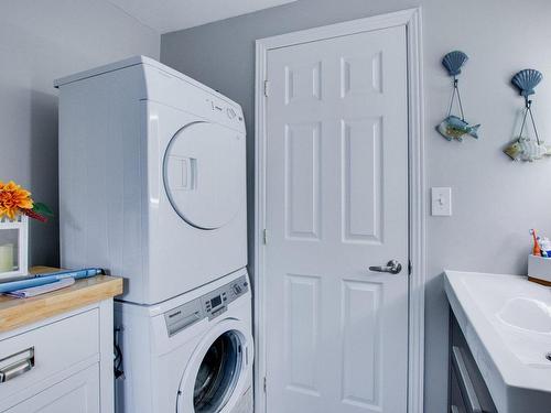 Salle de bains - 15 2E Rue, Gatineau (Gatineau), QC - Indoor Photo Showing Laundry Room