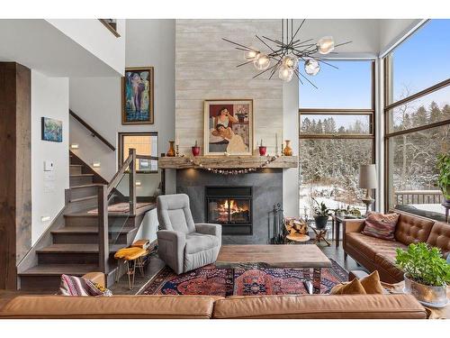 Living room - 1262 Allée Des Chevaux-Blancs, Mont-Tremblant, QC - Indoor Photo Showing Living Room With Fireplace