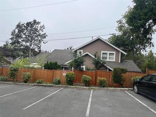 7-4570 West Saanich Rd, Saanich, BC 