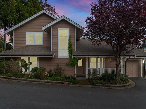 7-4570 West Saanich Rd, Saanich, BC 