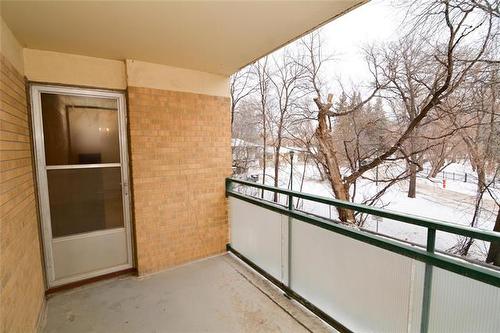 1J-300 Roslyn Rd, Winnipeg, MB 