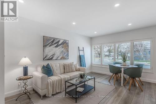 596 Thornwood Avenue, Burlington, ON - Indoor Photo Showing Living Room