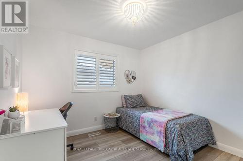 596 Thornwood Avenue, Burlington, ON - Indoor Photo Showing Bedroom