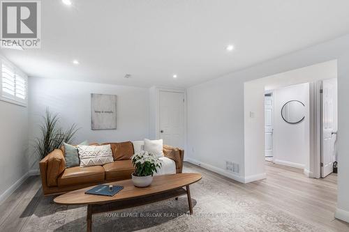 596 Thornwood Avenue, Burlington, ON - Indoor Photo Showing Living Room