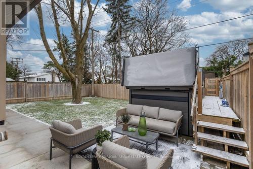 596 Thornwood Avenue, Burlington, ON - Outdoor