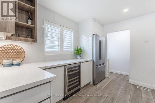 596 Thornwood Avenue, Burlington, ON - Indoor Photo Showing Kitchen