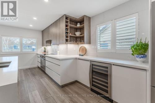 596 Thornwood Avenue, Burlington, ON - Indoor Photo Showing Kitchen With Upgraded Kitchen