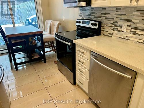 196 - 2170 Bromsgrove Road, Mississauga, ON - Indoor Photo Showing Kitchen