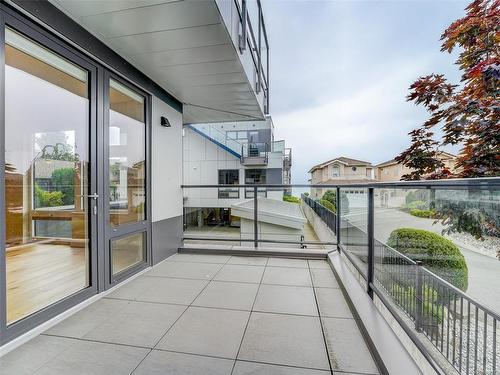 7-9667B First St, Sidney, BC - Outdoor With Balcony With Exterior