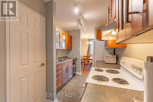 312 - 2000 Jasmine Crescent, Ottawa, ON - Indoor Photo Showing Kitchen