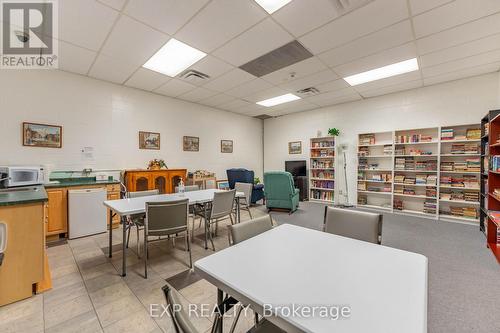 312 - 2000 Jasmine Crescent, Ottawa, ON - Indoor