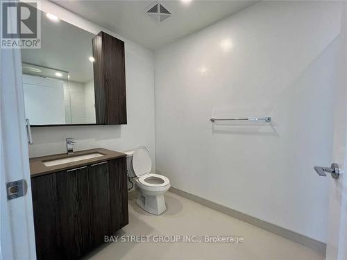 2806 - 70 Annie Craig Drive, Toronto, ON - Indoor Photo Showing Bathroom