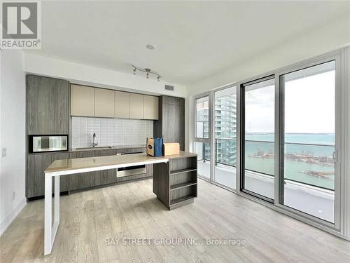 2806 - 70 Annie Craig Drive, Toronto, ON - Indoor Photo Showing Kitchen